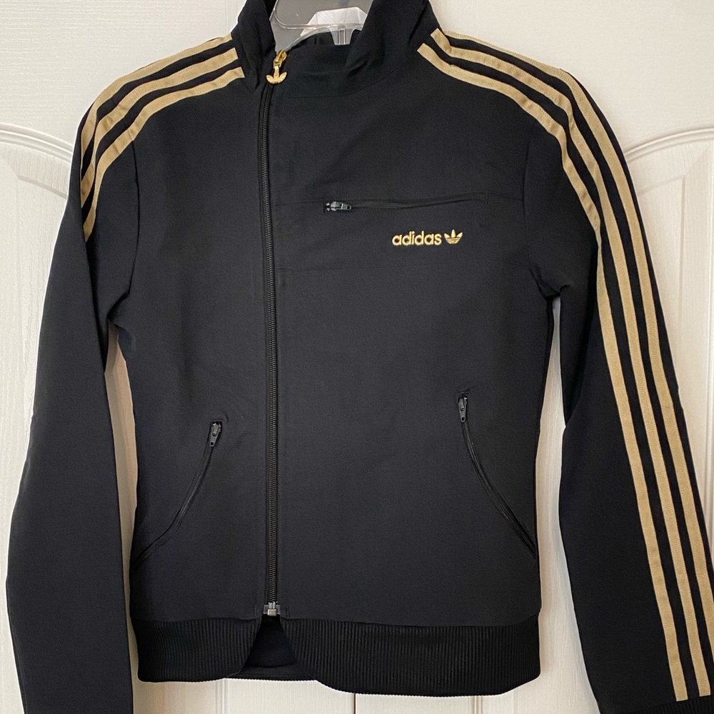 NEW Adidas Asymmetrical Women’s Jacket. Black and Gold. Adidas D Seefeld ll